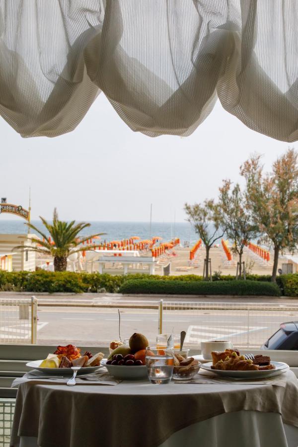 Hotel Derby Римини Экстерьер фото